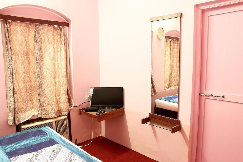 Oyo 2967 Bella Vista Hotel โกลกาตา ภายนอก รูปภาพ