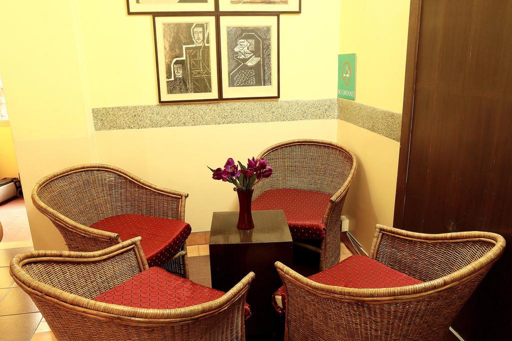Oyo 2967 Bella Vista Hotel โกลกาตา ภายนอก รูปภาพ